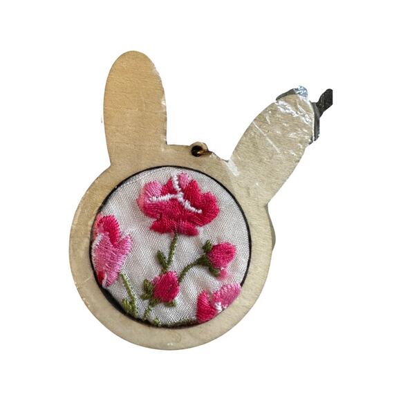Large Bunny Rabbit Handmade Embroidered Loom Pendants from Vintage Handkerchiefs - Picture 2 of 7
